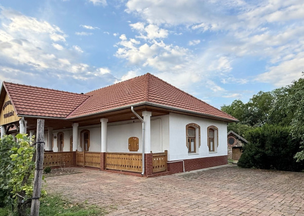 MAĎARSKO - GONC PENZIÓN VHODNÝ AJ NA BÝVANIE V  BLÍZKOSTI SLOVENSKÝCH HRANÍC, VÝBORNÁ INVESTÍCIA.
