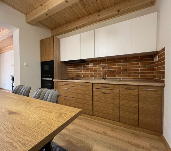 VEĽKÁ DOMAŠA - VALKOV APARTMÁNOVÝ DOM SO 6 OBYTNÝMI JEDNOTKAMI.