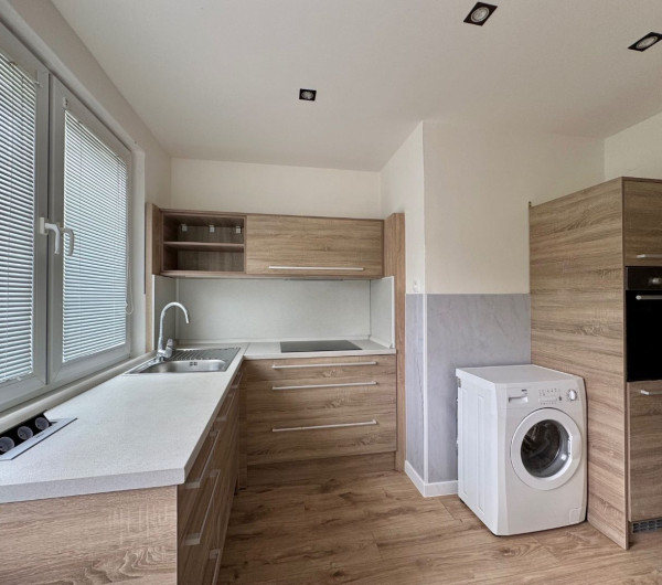 TERASA - NEŠPOROVÁ 2 IZBOVÝ BYT PRI GALÉRII