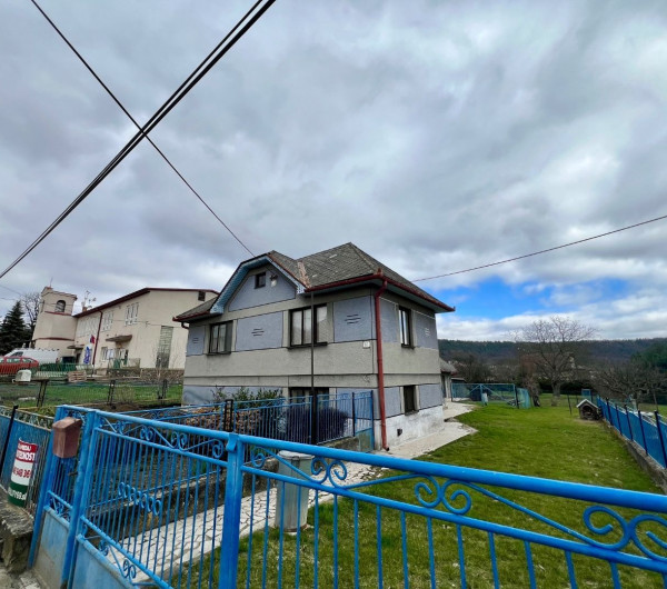 PLOSKÉ - ORTÁŠE POSCHODOVÝ RODINNÝ DOM IBA 16 KM OD KOŠÍC