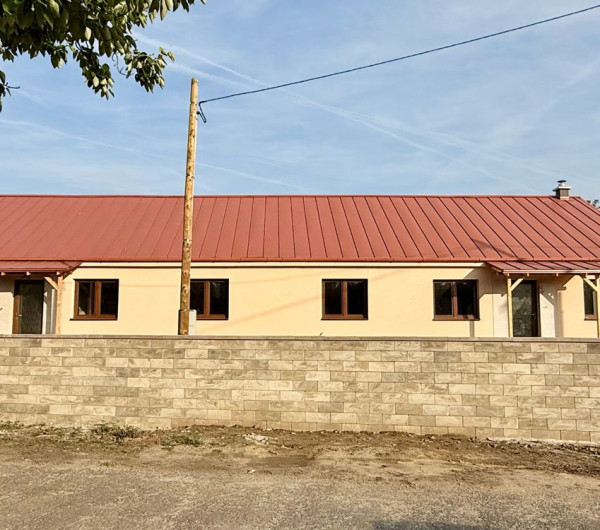 MAĎARSKO - TORNYOSNÉMETI NOVOSTAVBA 4 IZBOVÉHO RD 118 M2, POZEMOK 700M2