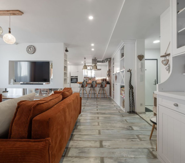 ZELENÁ STRÁŇ - PRIESTRANNÝ 4 IZBOVÝ BYT, 3 TERASY, 2 GARÁŽOVÉ MIESTA