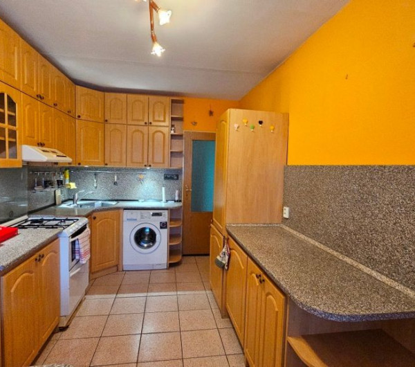 CENTRUM MESTA JÁNOŠÍKOVÁ 3 IZBOVÝ ZARIADENÝ BYT