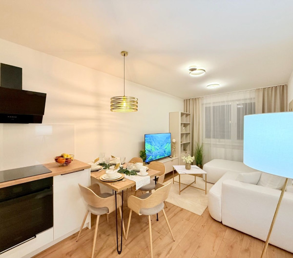 JUH - PRI AUPARKU KRIVÁ - 2 IZBOVÝ BYT KOMPLETNE ZARIADENÝ.